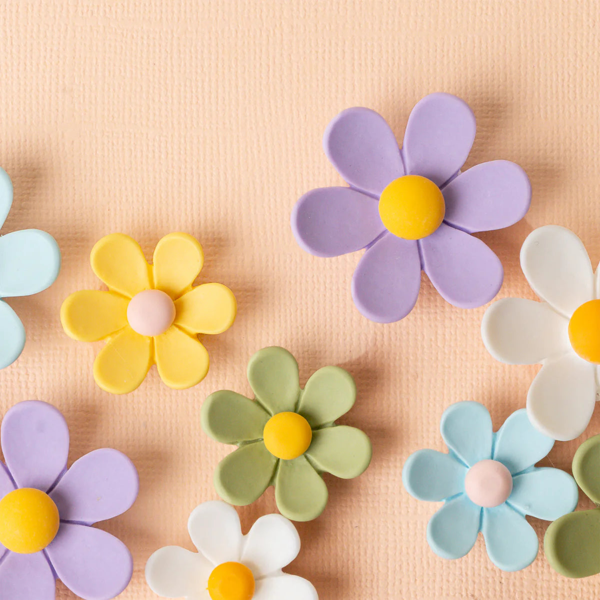 Daisy Delight Magnet Green