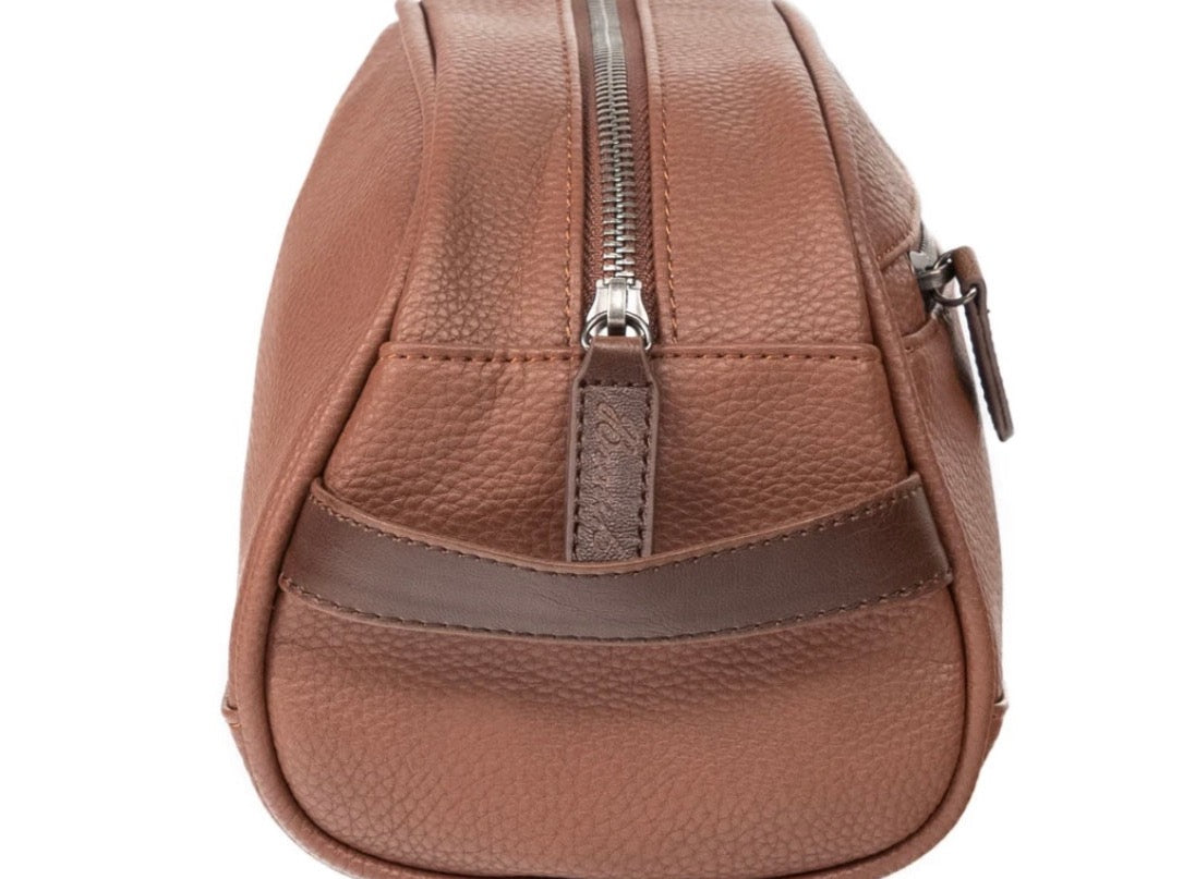 The Davidson Toiletry Bag Brown