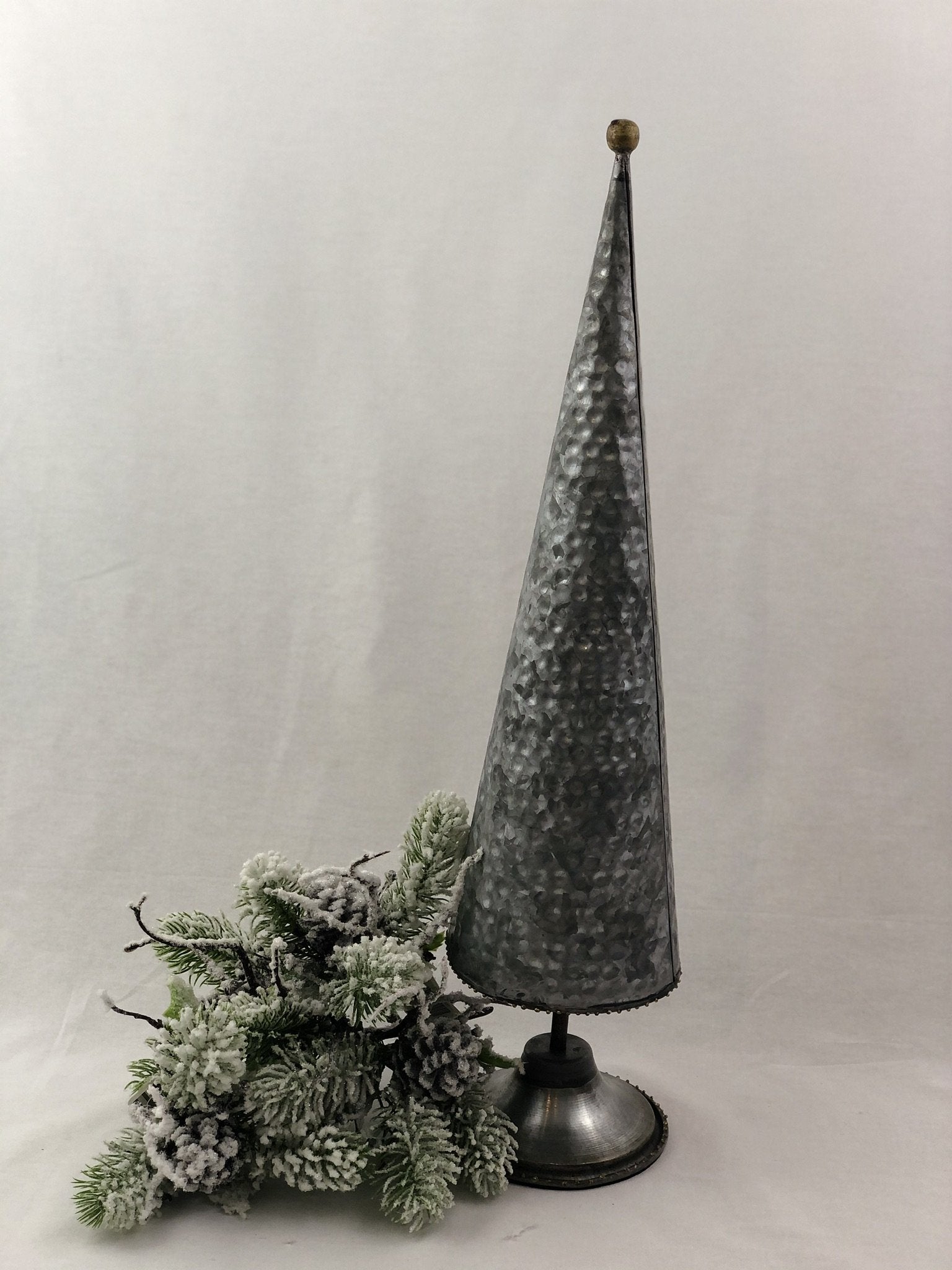 22" Metal Tree