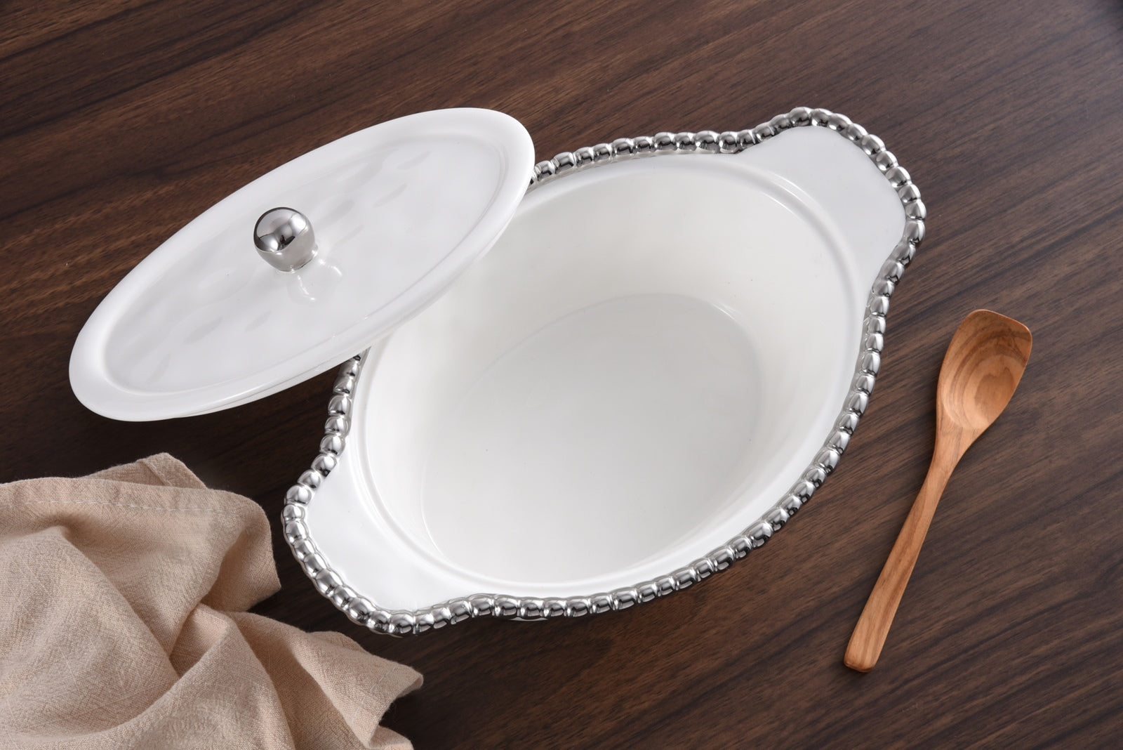 Oval Covered Casserole Dish