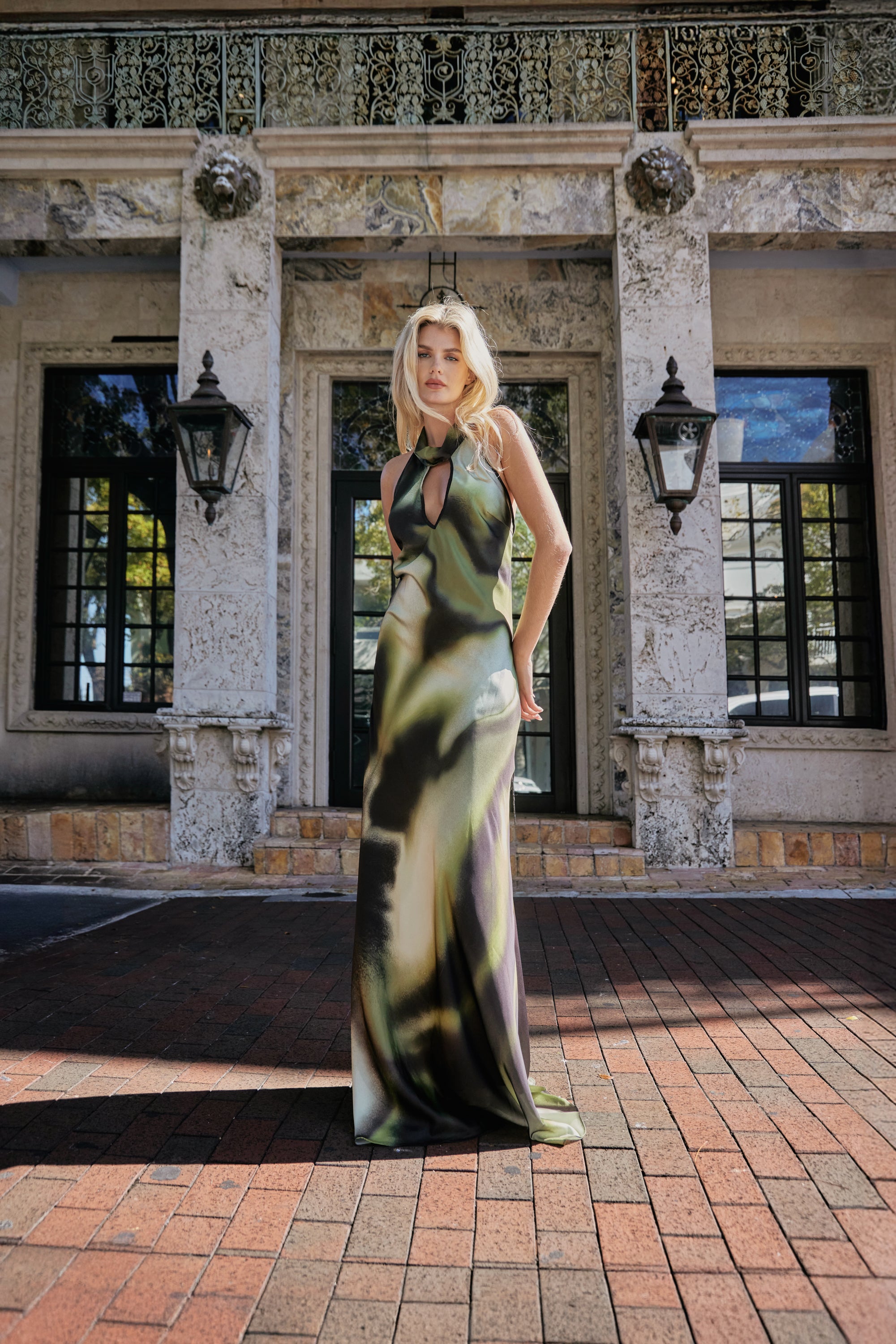 Vestido Cocora Con Capa
