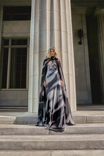 Vestido Cocora Con Capa