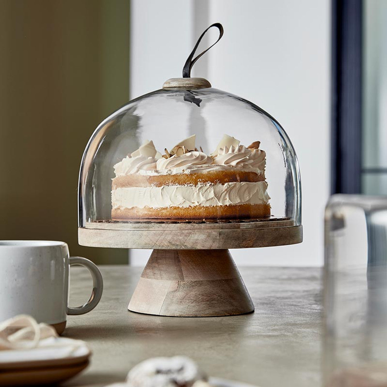 Pedestal Cake Stand With Dome