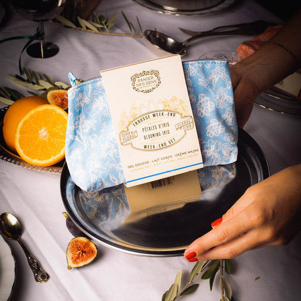 Travel Bag Blooming Iris